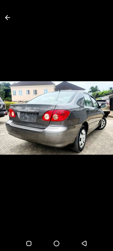 Thumbnail 2 of 2018 Toyota Corolla SE